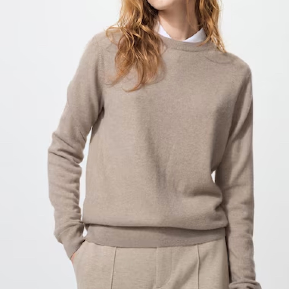 Uniqlo Cashmere Sweater Beige